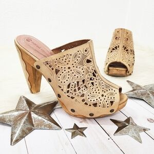 Corso Como Genart Clogs Lasercut Floral Tan Leather Studded Sandals